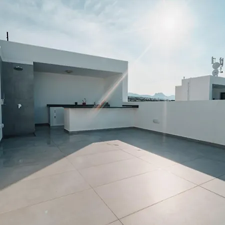 Apartament Spectacular Modern With Front-line Sea Views And Roof Terrace