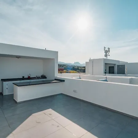 Spectacular Modern With Front-line Sea Views And Roof Terrace