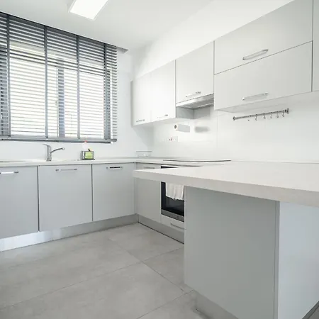 Apartment Spectacular Modern With Front-line Sea Views And Roof Terrace *