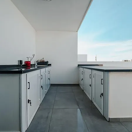 Spectacular Modern With Front-line Sea Views And Roof Terrace Apartment Kharcha