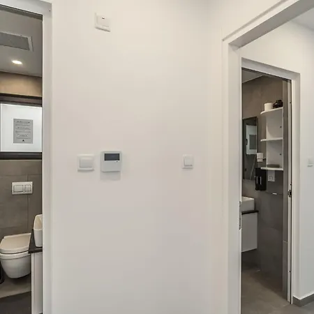 Spectacular Modern With Front-line Sea Views And Roof Terrace Apartment Kharcha