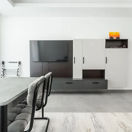 Spectacular Modern With Front-line Sea Views And Roof Terrace Apartment