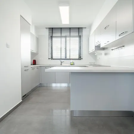 Apartment Spectacular Modern With Front-line Sea Views And Roof Terrace